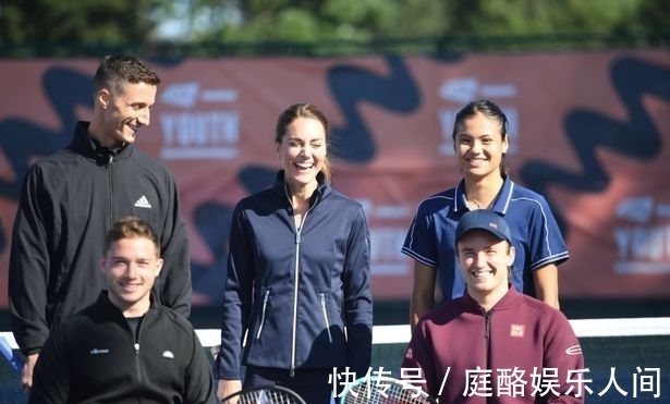 退后三位发 退后三位发