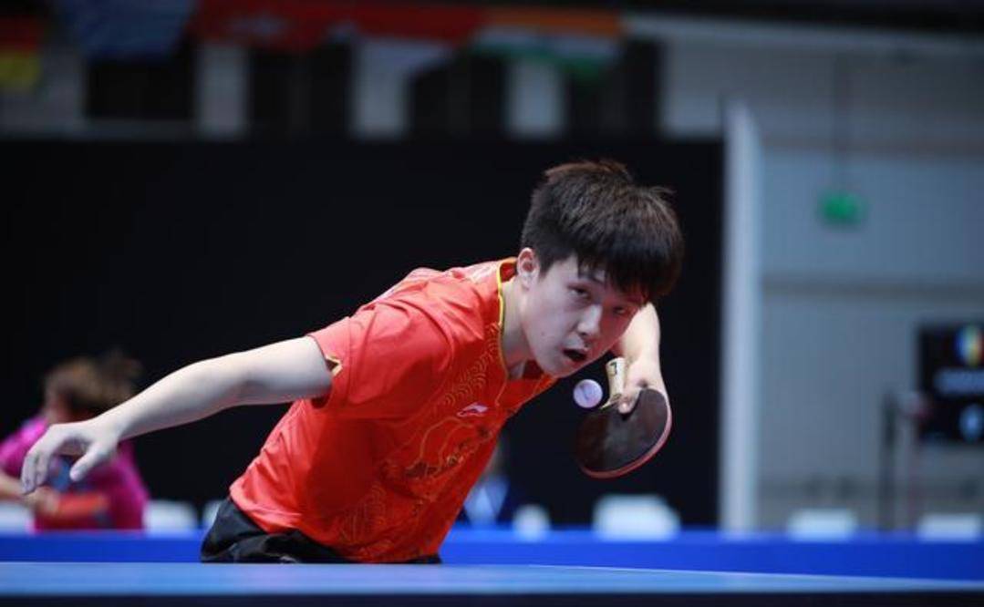 一名年轻 一名年轻